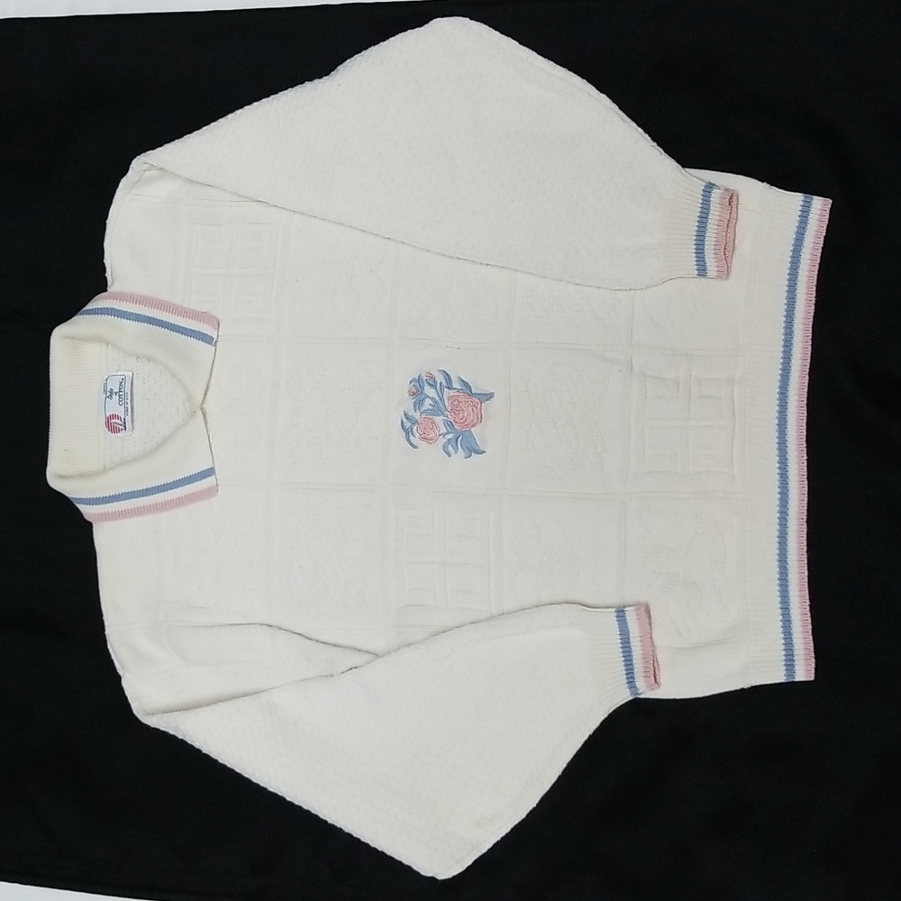 Isle of Cotton floral pastel embroidered sweater sz S